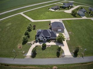 2096 Triad Rd, Saint Jacob, IL 62281