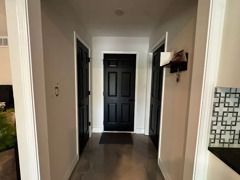 2301 Grant Ln — Photo 33