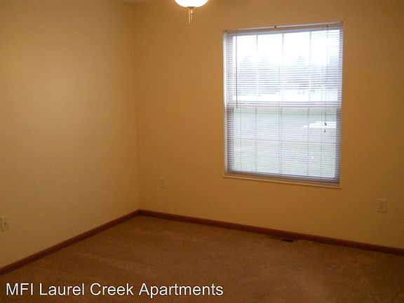 5th image of 2206 Shamrock Ln APT A