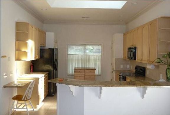 5th image of 8 Sagebush Ln #A