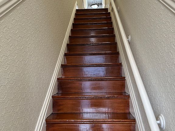 2nd image of 2465 Bryant St #2465