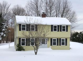 389 Hollis Rd, Lunenburg, MA 01462