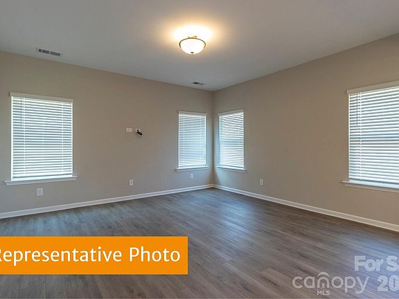 5th image of 524 Lively Cres