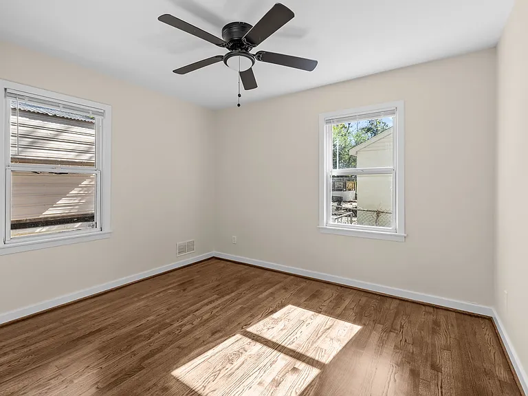 1153 Linwood St — Photo 12