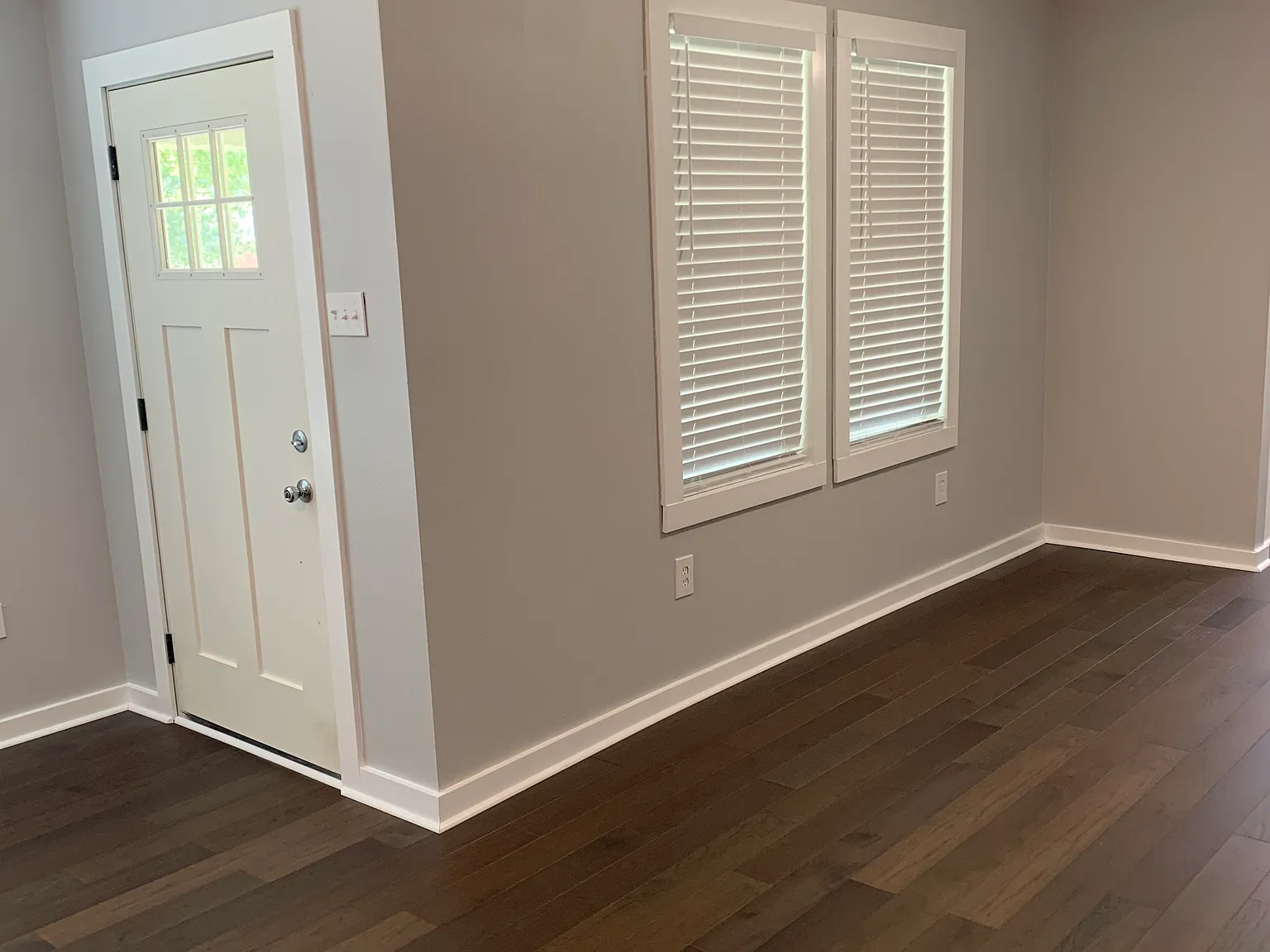 2 bed, 900 sqft, $1,200 — Photo 2