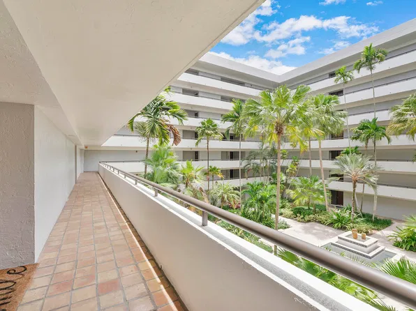 23200 Camino Del Mar #302, Boca Raton, FL 33433