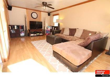 2nd image of 591 Drury Pl