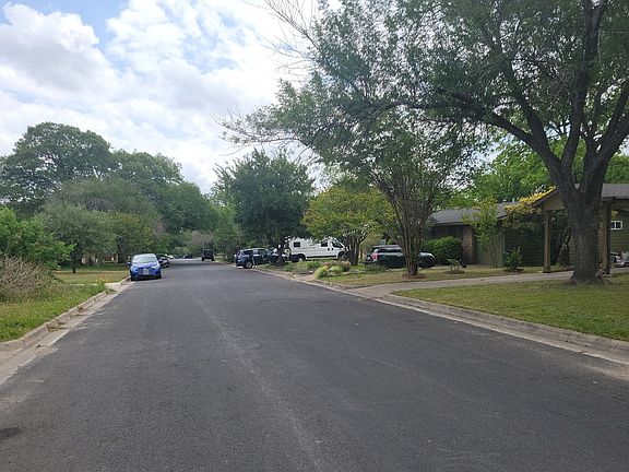 4th image of 1307 Yorkshire Dr