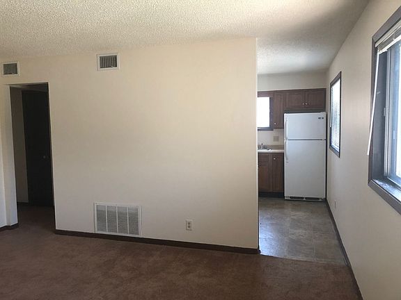 3rd image of 4411 Castlewood Pl #2B-1Ba