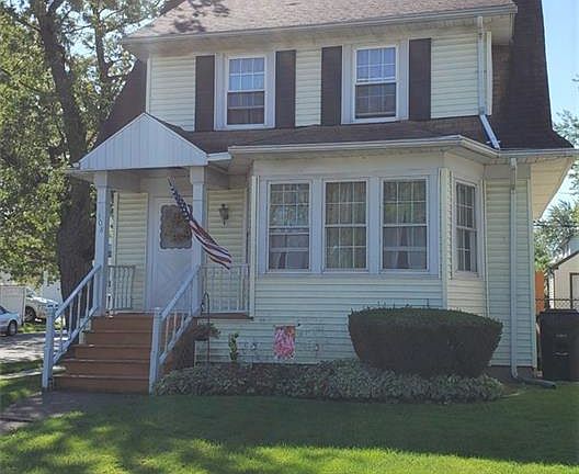3rd image of 308 Hamilton Blvd