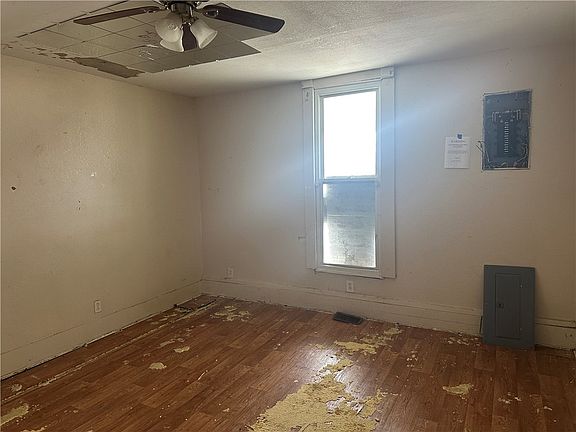 5th image of 2512 Dewitt Ave
