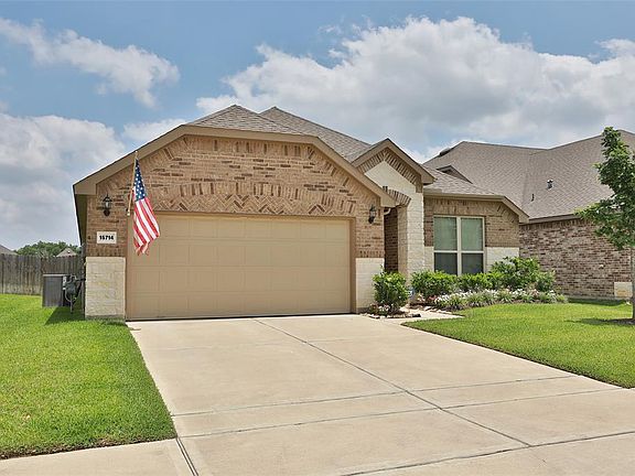 2nd image of 15714 Giant Pine Ln