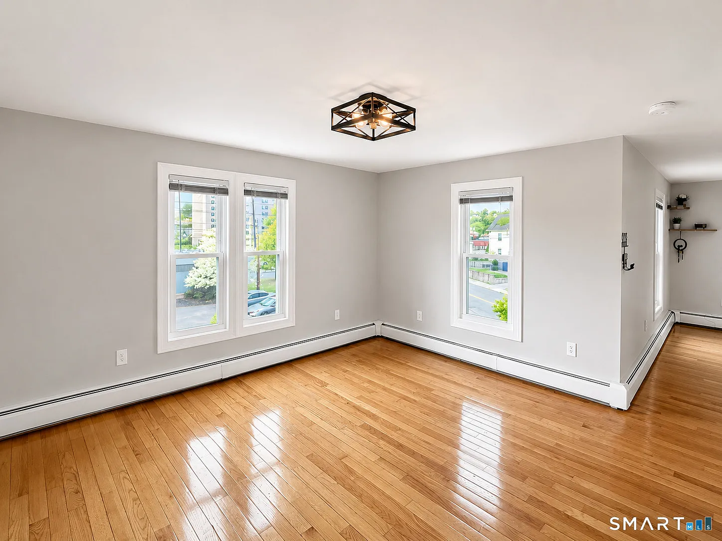 3 bed, 1.5 bath, 1100 sqft, $1,880 — Photo 4