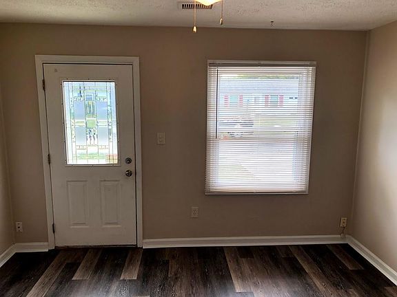 3rd image of 3420 Alamosa Dr