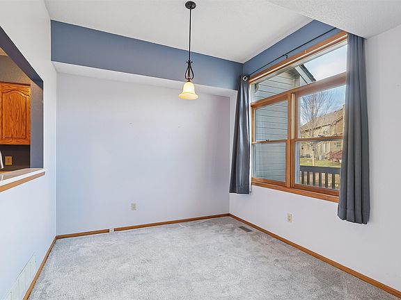 5th image of 1070 50th St Unit 4E