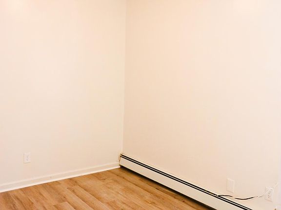 4th image of 827 E 222nd St APT 1