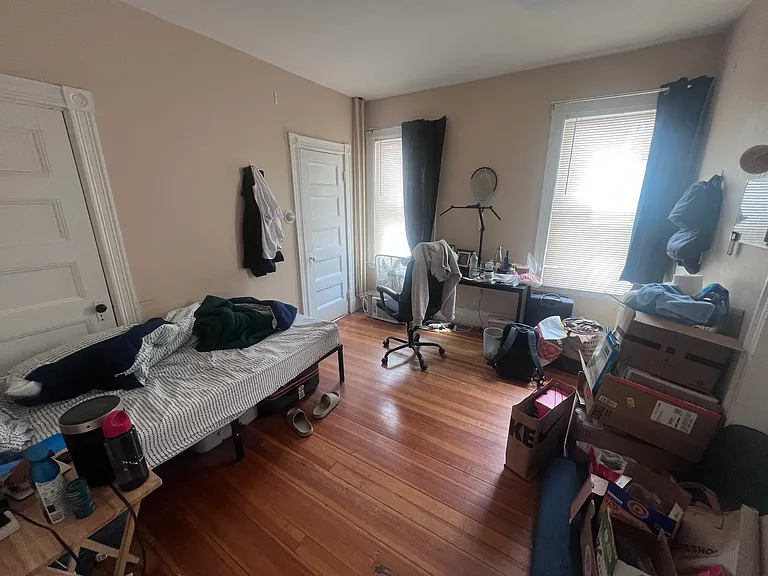 90 Fisher Ave #1 — Photo 4