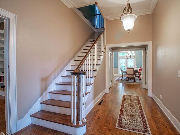 3rd image of 403 Pine Bluff St