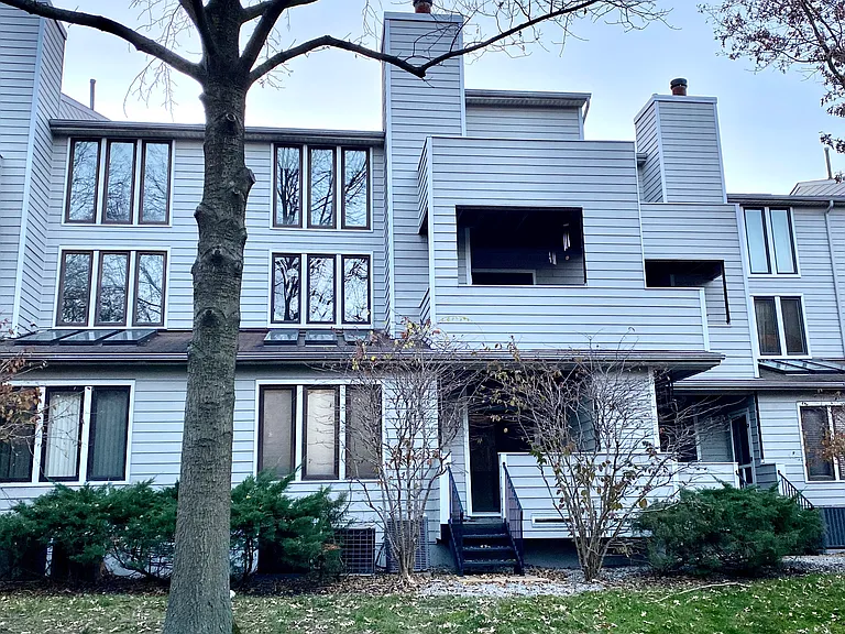 793 Spinnaker Ct — Photo 1