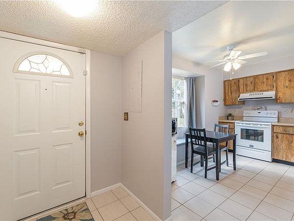 3rd image of 1846 Clearbrooke Dr