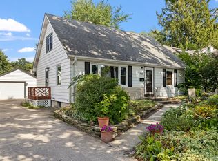 438 S Wright St, Naperville, IL
