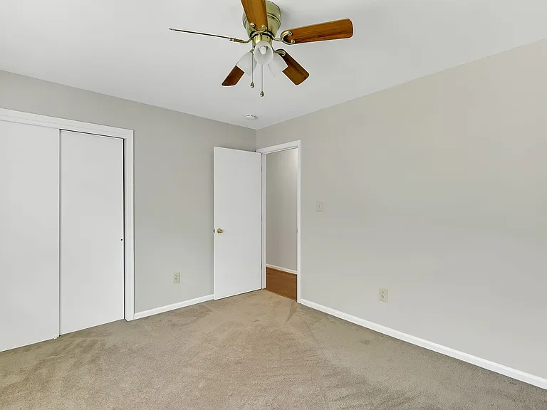 219 Springdale Way — Photo 5