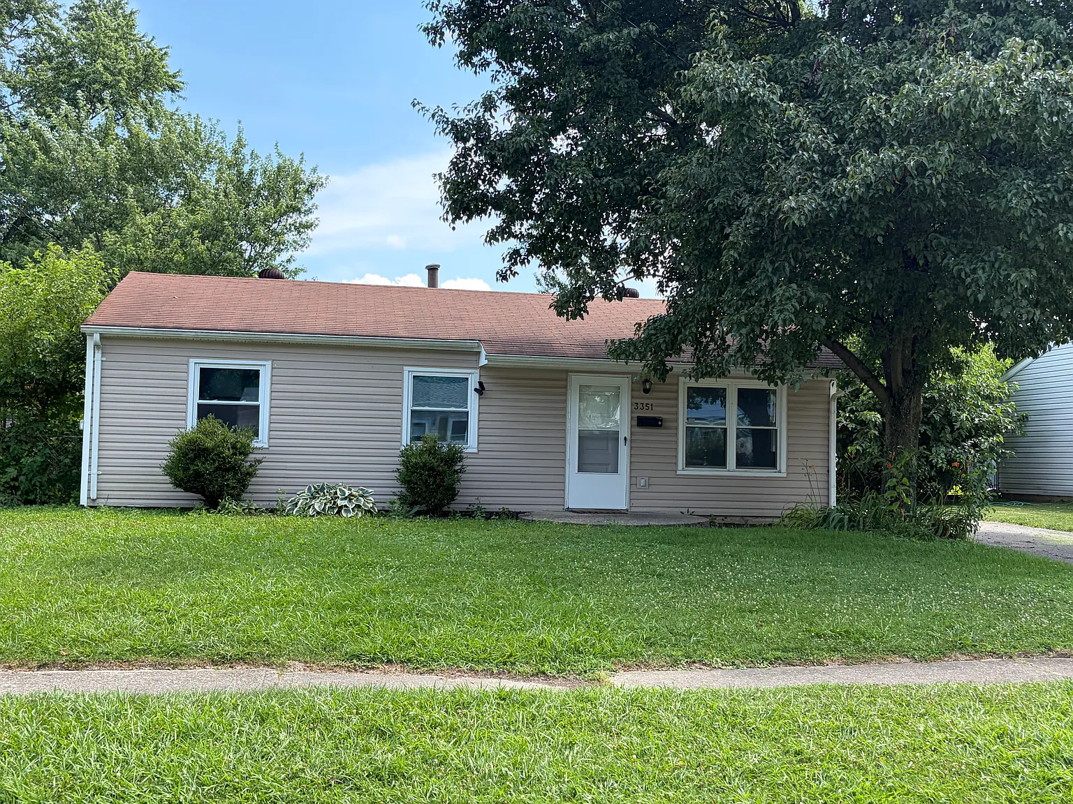3 bed, 1177 sqft, $1,650 — Photo 2