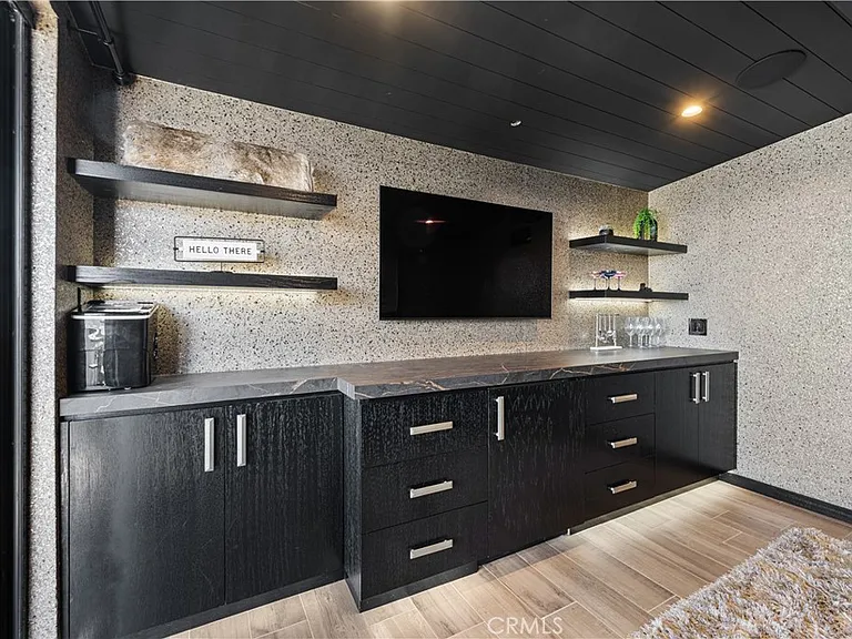 2037 E Ocean Blvd — Photo 34
