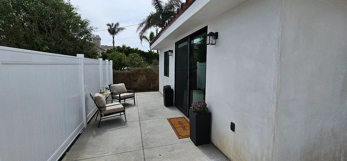 2 bed, 2.0 bath, 900 sqft, $4,800 — Photo 3