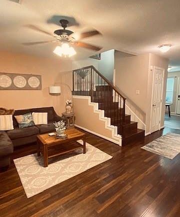 3rd image of 1831 Sherwood Forest St APT 28
