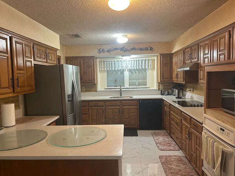 2738 Belmeade Dr — Photo 17