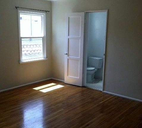 3rd image of 1232 S Hayworth Ave
