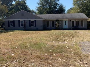 1011 Highland Plantation Rd, Greenville, MS 38701
