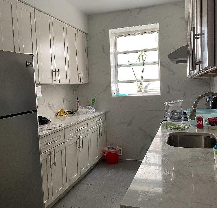 2nd image of 2269 E 22nd St Floor 2