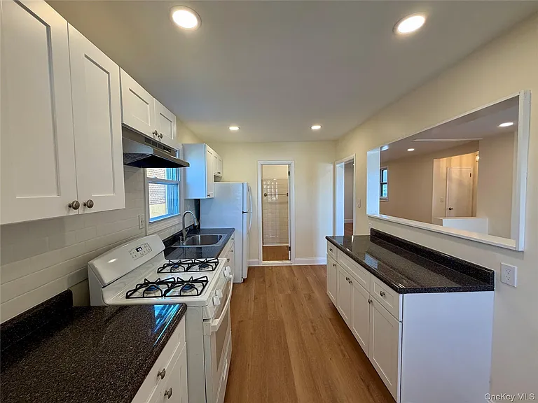 116 Alexander Ave — Photo 9