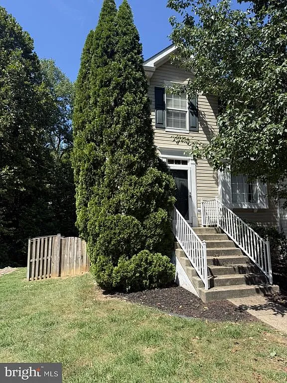 3 bed, 3.5 bath, 1928 sqft, $2,900 — Photo 1