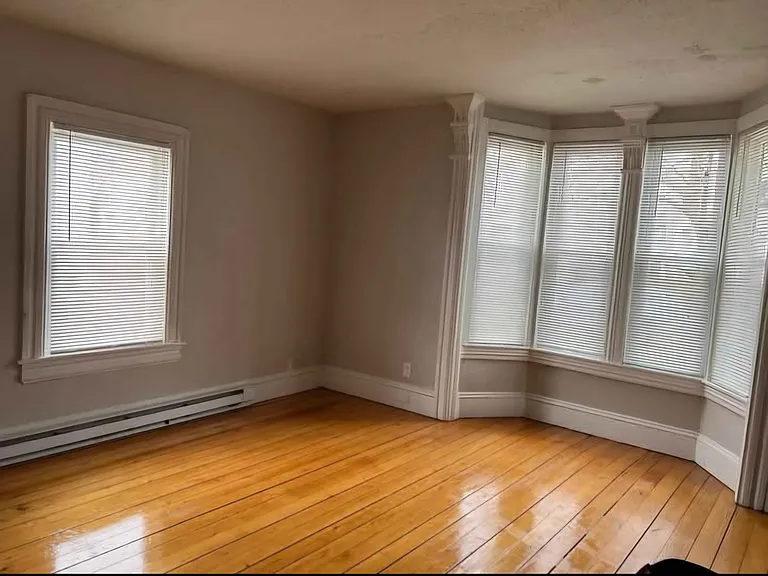 61 Lilac St #1 — Photo 1