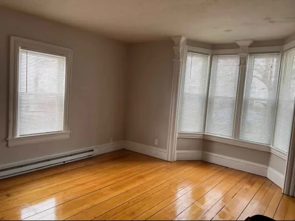61 Lilac St Floor 1, Pawtucket, RI 02860