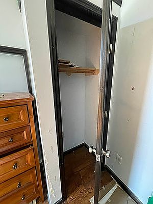 3rd image of 354 Vernon Ave APT 3