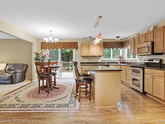 5th image of 170 Fairhill Way