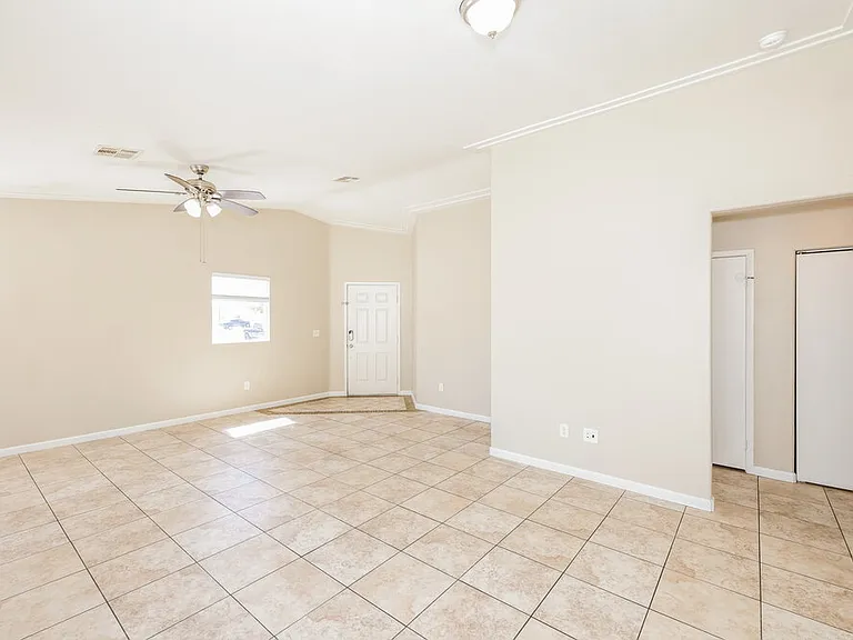 2306 Hollow Oak Ave — Photo 4