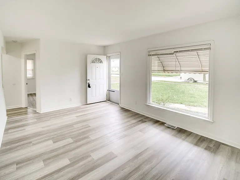 4706 W 158th St — Photo 21
