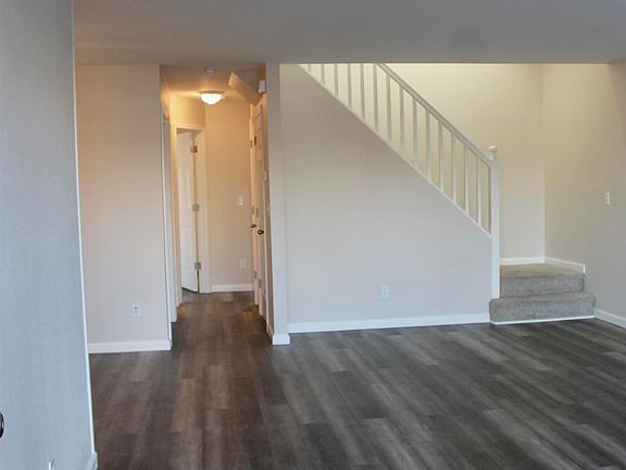 3rd image of 4043 Quinn Dr