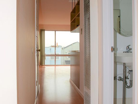 4th image of 558 26th Ave APT 8