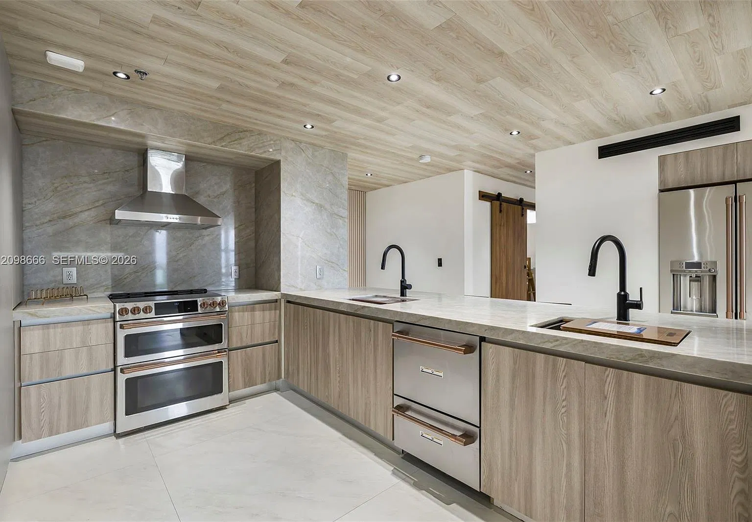 9500 Oceans Condo — Photo 4