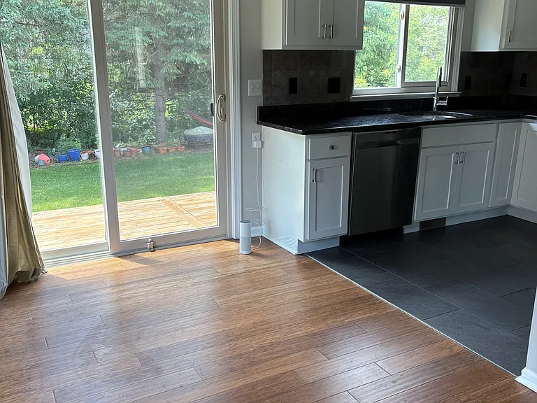 Dining area/kitchen