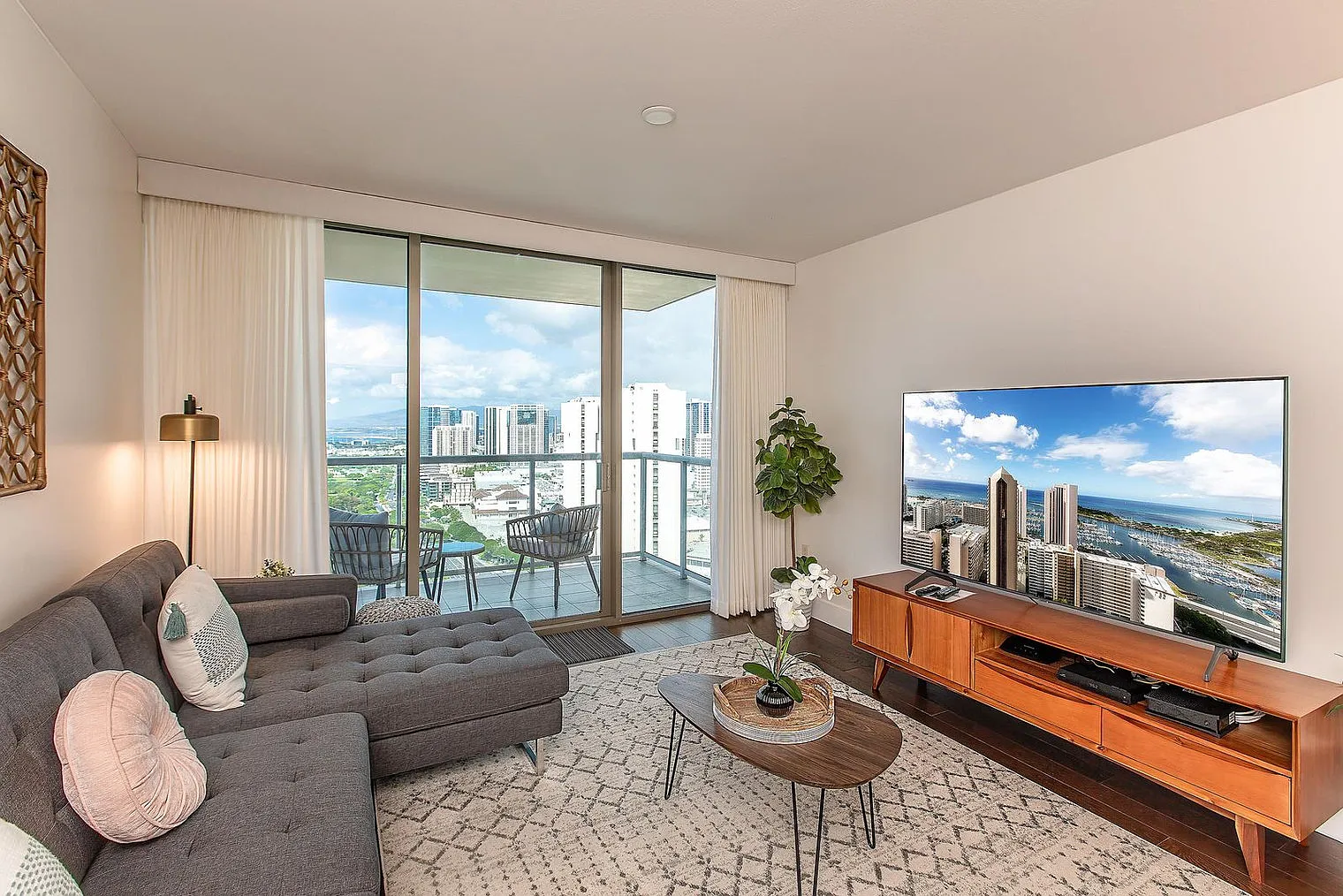 2 bed, 2.0 bath, 1108 sqft, $6,120 — Photo 2