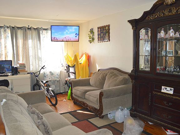 2nd image of 16225 N Conduit Ave