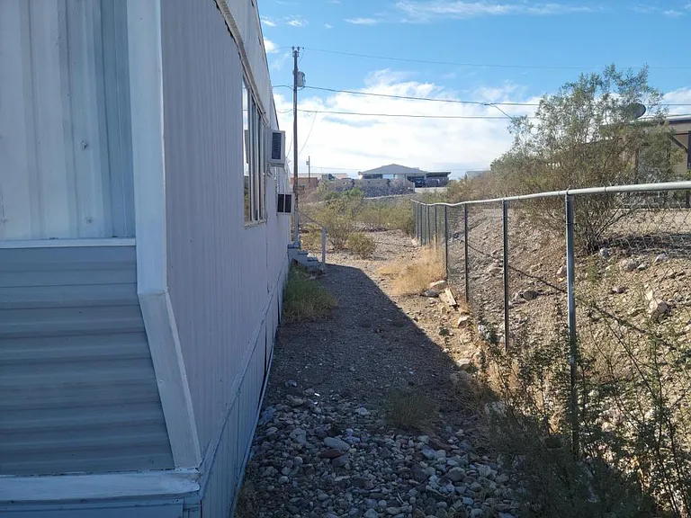 1645 Palma Cir W — Photo 16