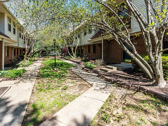 2nd image of 3441 Laredo Dr Unit 21